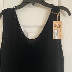 Sm scoop neck sleeveless cocktail dress Knitted with soft wool, slit on side